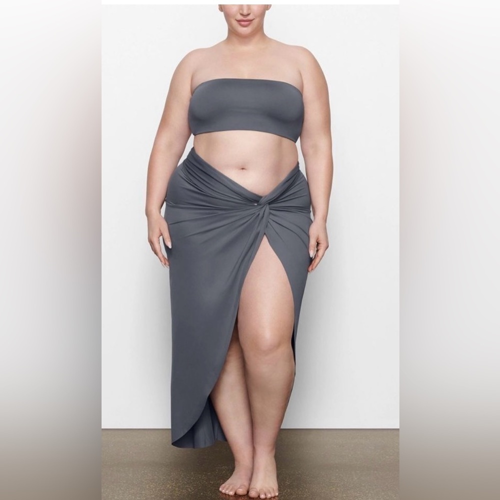 SKIMS SIGNATURE SWIM SARONG SKIRT GUNMETAL SIZE L - Picture 2 of 4